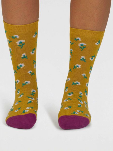 Thought SPW880 Mapel Floral Bamboo Socks in Lichen Green