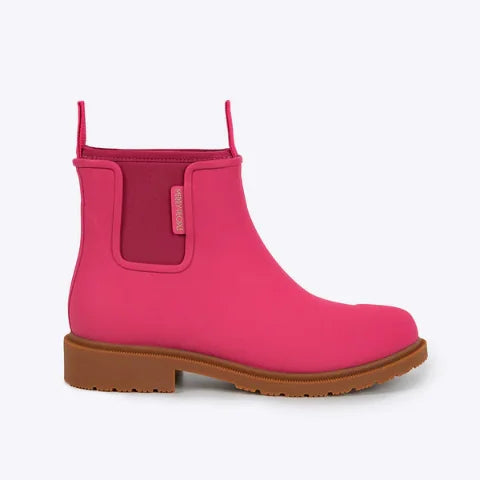 Merry People Bobbi Wellington Boot In Fuchsia