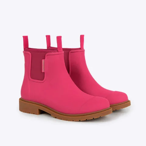 Merry People Bobbi Wellington Boot In Fuchsia