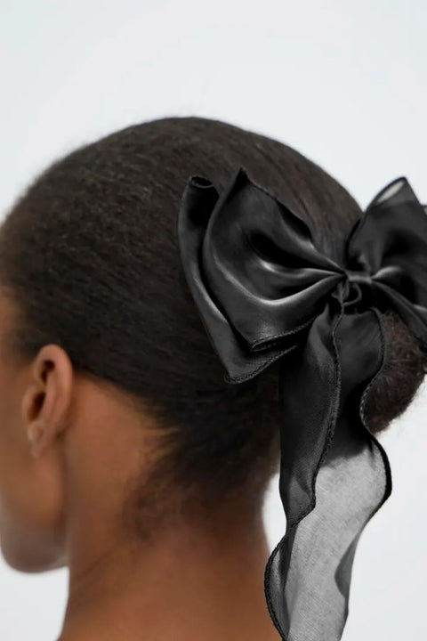 B Young Violetta Bow In True Black