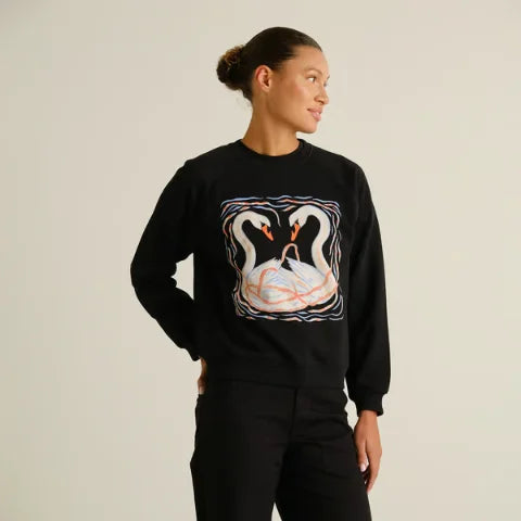 Dedicated 23767 Sweatshirt Ystad Painted Swans Black