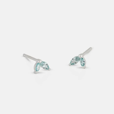 One & Eight 2933 Seed Card Studs (Silver Aquamarine Leaf)