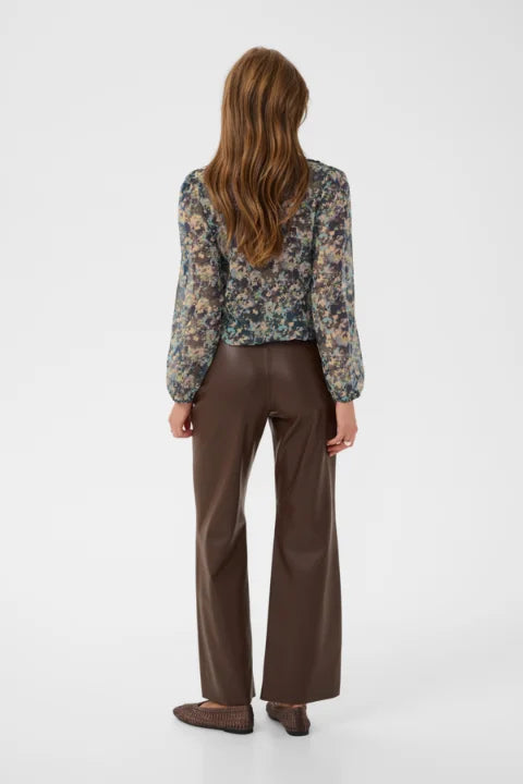Saint Tropez Lilja Crinkle LS Shirt In Big Dipper Camouflaged Blooms