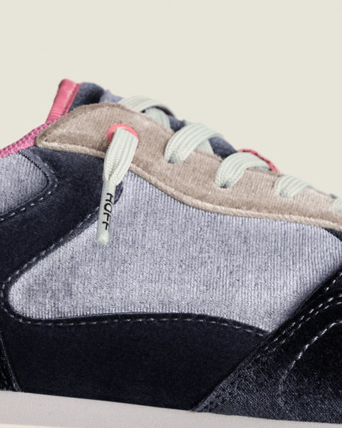 Hoff Sapphire City Trainer