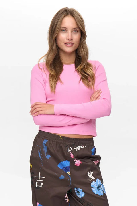 Numph Riley LS Cropped Tee In Fuscia Pink