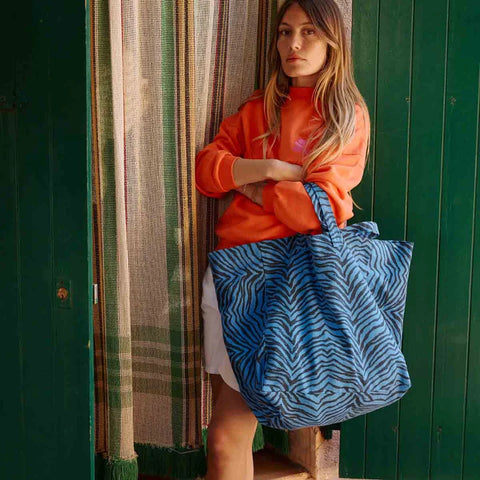 Rose In April Elisa Tote Bag Zebra Greek Blue