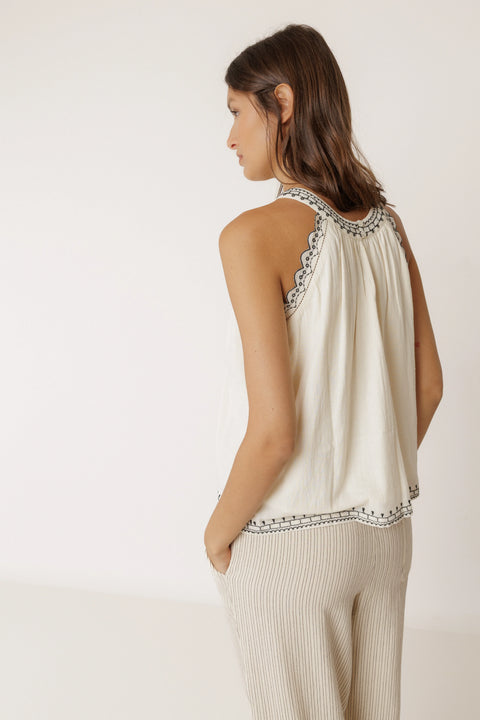 Indi & Cold AD187 Contrast Embroidery Top In Ecru