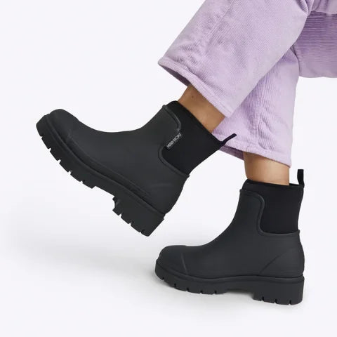 Merry People Tully Boot In Black