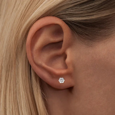 LULU Copenhagen LULU1081 Blomst silver Ear stud In White