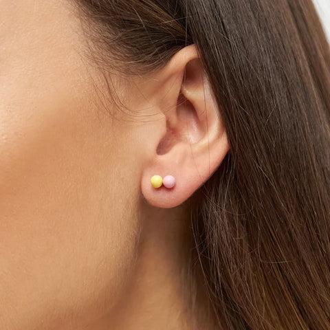 LULU Copenhagen LULU1254 Double Color Ball Ear stud In Light Pink/Yellow
