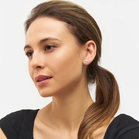 LULU Copenhagen LULU1119 Infinity Ear stud In Gold Plated