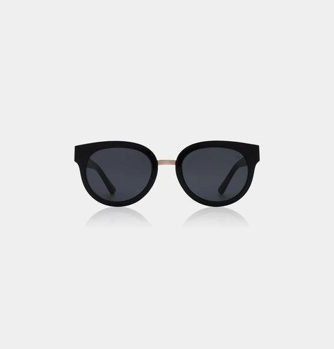 A Kjaerbede Jolie Sunglasses In Black
