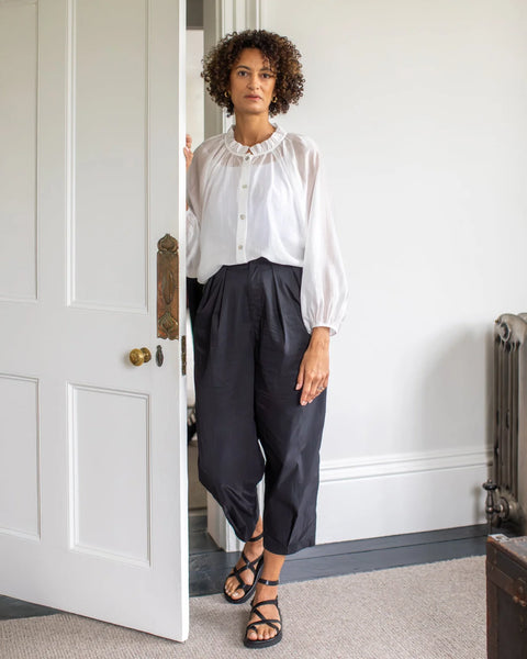 Chalk Kendal Trouser In Black