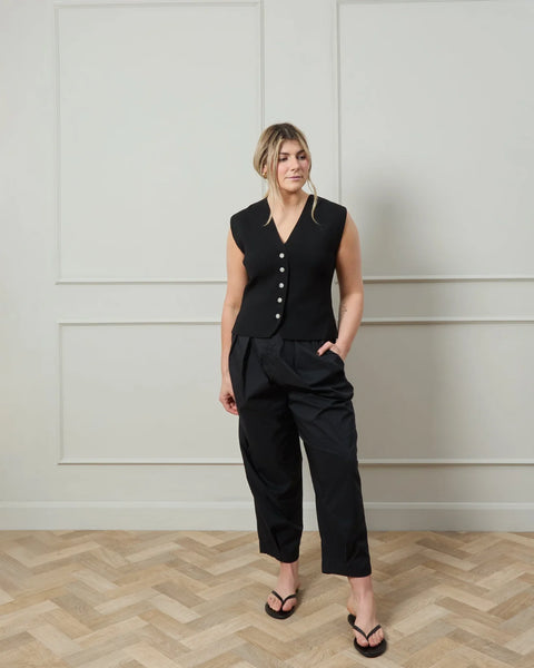 Chalk Kendal Trouser In Black