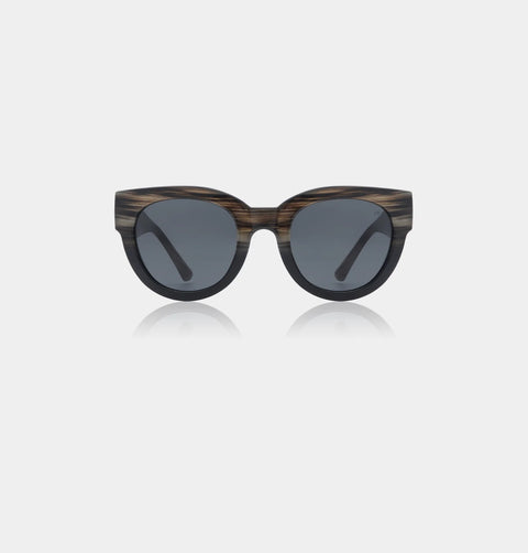 A Kjaerbede Lilly Sunglasses In Striped Horn/Black