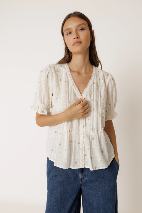 Indi & Cold MC125 Shot Sleeved Elastic Shirt In Ecru