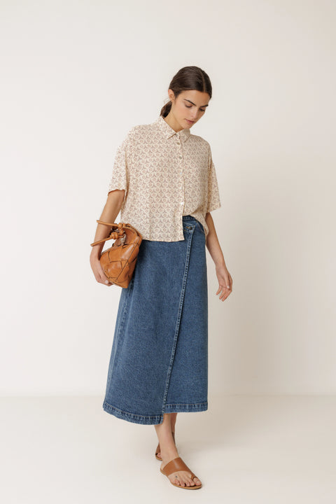 Indi & Cold MI142 Oversize Block Print Shirt In Ecru
