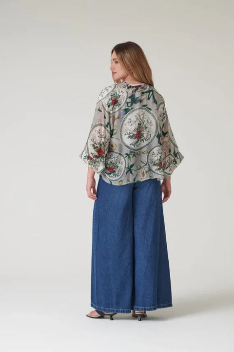 One Hundred Stars Magnolia Plates Putty Kimono