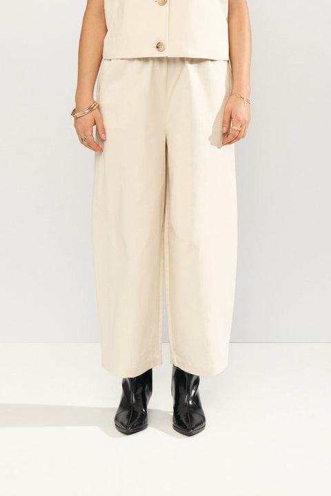 Numph Sunna Cropped Pants In Whitecap Gray