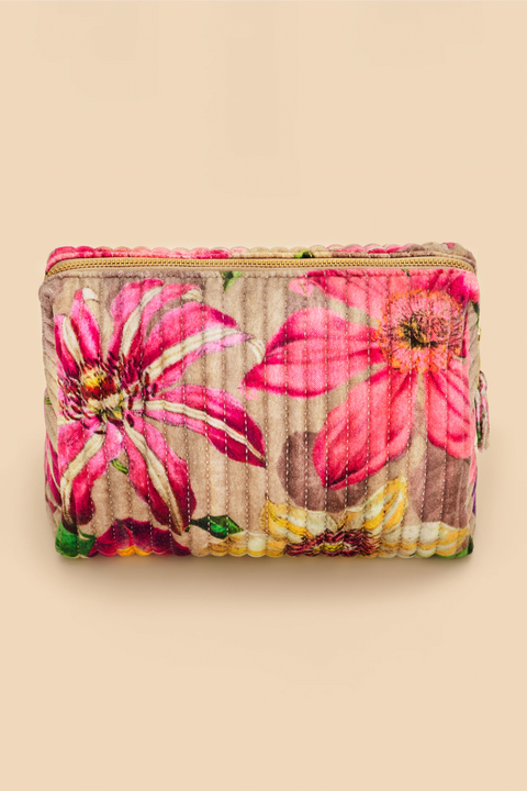 Powder QWB7  Oversized Botanicals Quilted Washbag