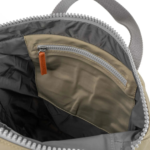 Roka London Canfield B Taupe Medium CANFBMRNTAU