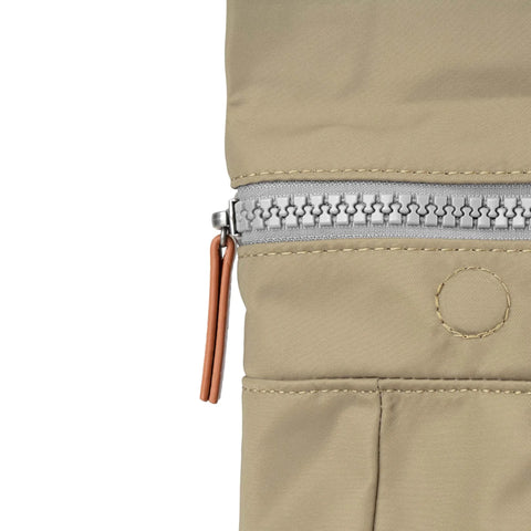Roka London Canfield B Taupe Medium CANFBMRNTAU