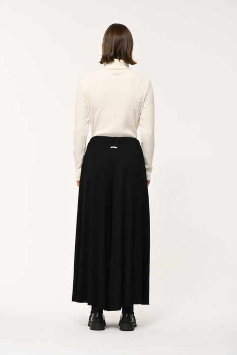 Humility Turbo Trousers In Black