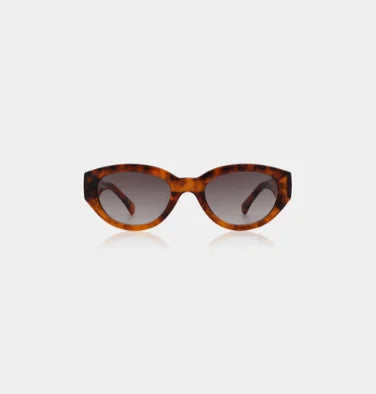 A Kjaerbede Winnie Sunglasses In Havana