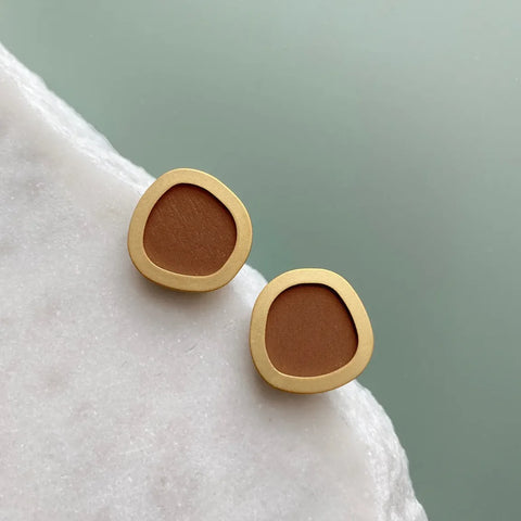 MicaPeet GCS-ONGE Coloured/Gold Circle Geometric Stud Earrings Orange