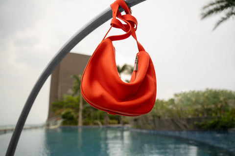 Ecotorie LOT-WAX-EME Lotta Crossbody Bag In Emerald Green