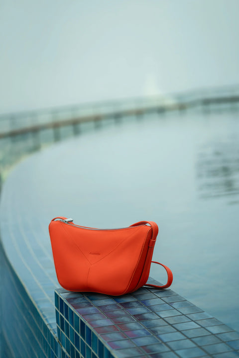 Ecotorie LOT-WAX-EME Lotta Crossbody Bag In Emerald Green