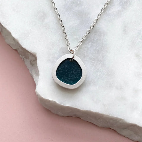 MicaPeet Silver-Coloured Circle Necklace Petrol Blue