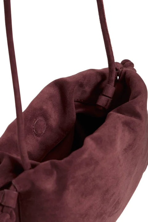 B Young Vuede Pouch Bag In Fig