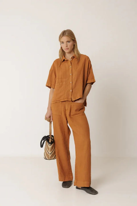 Indi & Cold CC254 Crop Linen Shirt In Oxide/Tobacco