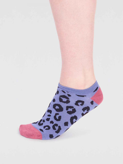 Thought SPW779 Reese Bamboo Leopard Trainer Socks in Periwinkle Blue